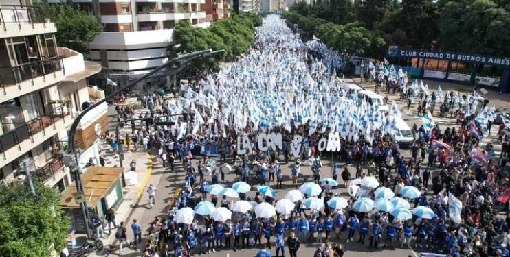 EL KIRCHNERISMO MOVILIZARÁ 80 MIL PERSONAS POR EL DÍA DE LA MEMORIA CON UNA FUERTE DEFENSA A CFK