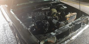 UN AUTO SE PRENDIÓ FUEGO MIENTRAS CIRCULABA