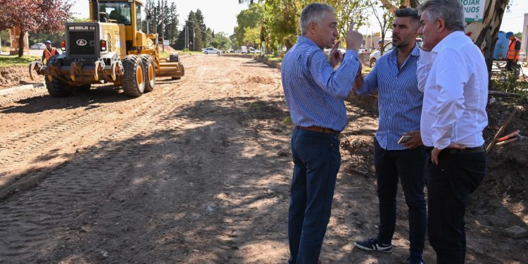 GAY RECORRIÓ LOS TRABAJOS EN LA AVENIDA 14 DE JULIO