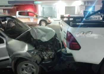 BORRACHO IMPACTÓ DE ATRÁS A UNA CAMIONETA ESTACIONADA