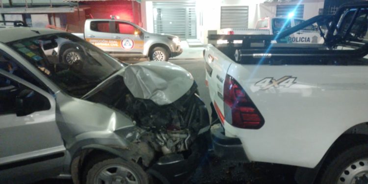 BORRACHO IMPACTÓ DE ATRÁS A UNA CAMIONETA ESTACIONADA