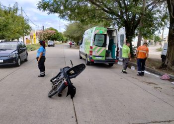 MOTOCICLISTA TERMINÓ CON FRACTURA EXPUESTA TRAS UN CHOQUE
