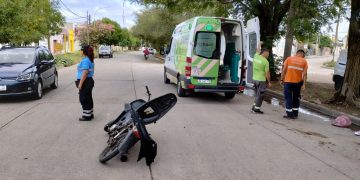 MOTOCICLISTA TERMINÓ CON FRACTURA EXPUESTA TRAS UN CHOQUE