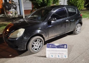 ARMADOS Y EN AUTO: QUEDARON DETENIDOS