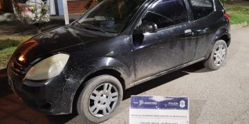 ARMADOS Y EN AUTO: QUEDARON DETENIDOS