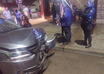 ALCOHOLIZADO CHOCÓ CONTRA UN BAR EN ALEM Y PARAGUAY