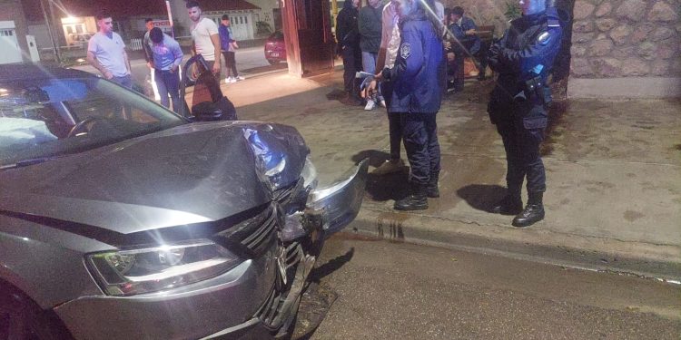 ALCOHOLIZADO CHOCÓ CONTRA UN BAR EN ALEM Y PARAGUAY