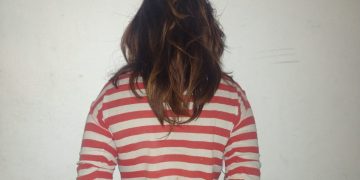 UNA MUJER APREHENDIDA POR AMENAZAR A SU NOVIO CON UN CUCHILLO