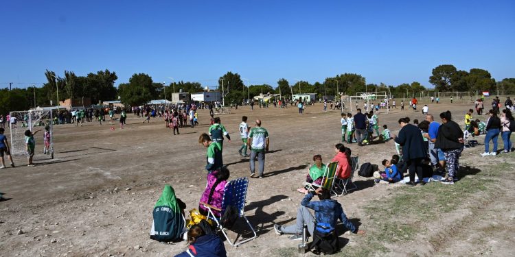 «MIRAMAR DE PIE»: SE INAUGURÓ PREDIO DEPORTIVO PROYECTADO POR VECINOS Y MUNICIPIO