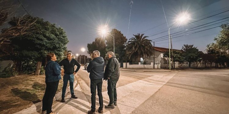YA SE INSTALARON MÁS DE 10100 LUMINARIAS LED EN BAHÍA BLANCA