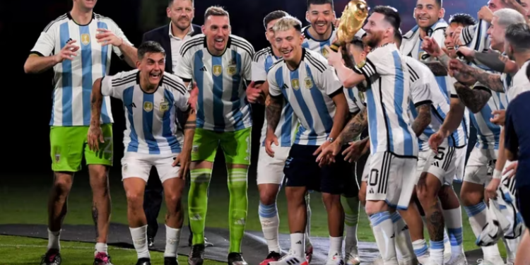 CON UN HAT-TRICK DE LIONEL MESSI, ARGENTINA GOLEÓ 7-0 A CURAZAO EN LA FIESTA DE LOS CAMPEONES DEL MUNDO