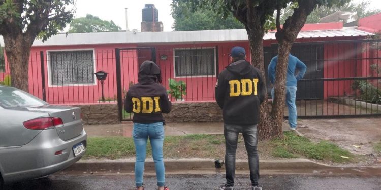 MUJER FUE DETENIDA POR UNA ESTAFA VIRTUAL MILLONARIA