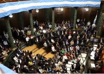 TRATARÁN HOY LA ELIMINACIÓN DEL IMPUESTO A LAS TARJETAS DE CRÉDITO