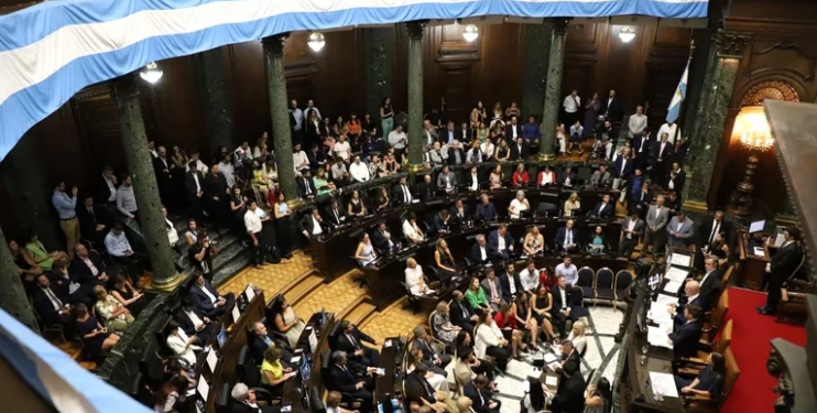 TRATARÁN HOY LA ELIMINACIÓN DEL IMPUESTO A LAS TARJETAS DE CRÉDITO