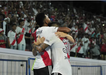 RIVER PLATE GOLEÓ 3-0 A RACING DE CÓRDOBA EN SU DEBUT EN LA COPA ARGENTINA