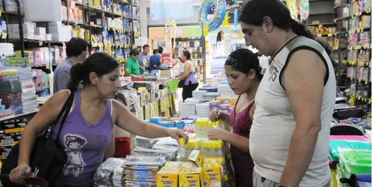 VUELTA AL COLE: HAY FALTANTES DE ALGUNOS ÚTILES ESCOLARES Y PRECIOS 110% MÁS ALTOS QUE EL AÑO PASADO