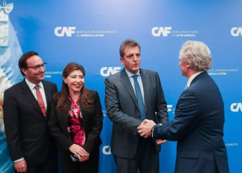 EN URUGUAY, SERGIO MASSA CONFIRMÓ UN CRÉDITO DE 690 MILLONES DE DÓLARES CON LA CAF