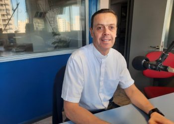 PADRE JUAN FRANCISCO: «LA GENTE BUSCA EN LA IGLESIA UNA RESPUESTA QUE LES PERMITA NO CAER»