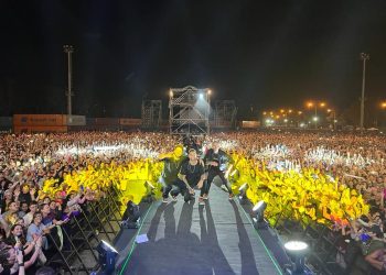 MÁS DE 100 MIL PERSONAS DISFRUTARON DEL PRIMER DÍA DE LA FIESTA NACIONAL DEL CAMARÓN Y LANGOSTINO