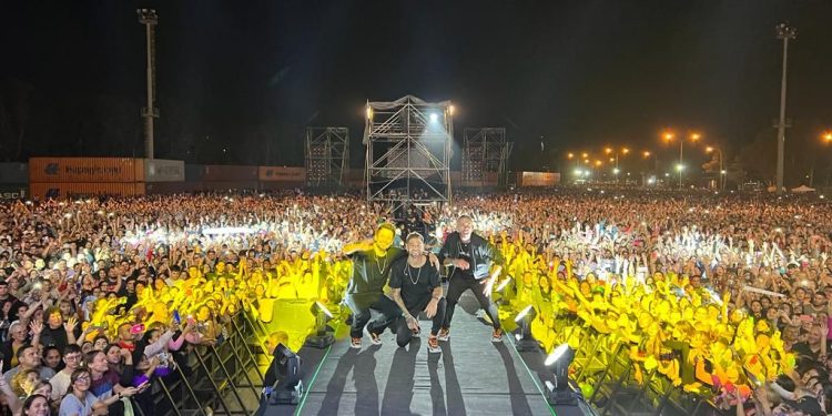 MÁS DE 100 MIL PERSONAS DISFRUTARON DEL PRIMER DÍA DE LA FIESTA NACIONAL DEL CAMARÓN Y LANGOSTINO