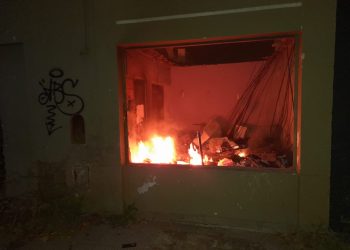 INCENDIO EN UNA VIVIENDA ABANDONADA