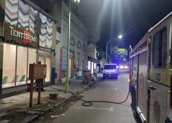 SE OLVIDARON UNA OLLA EN LA COCINA Y SE PRODUJO UN INCENDIO