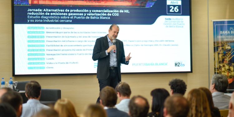 EL PUERTO DE BAHÍA BLANCA ORGANIZÓ LAS JORNADAS PARA BUSCAR ALTERNATIVAS A LA REDUCCIÓN DE EMISIÓN DE CARBONO