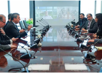 EL DURO DISCURSO DE MASSA EN EL FMI: «FUGA DE DÓLARES, SEQUÍA Y MENSAJE A MACRI Y GUZMÁN