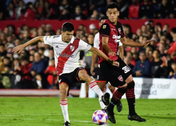 RIVER PLATE LE GANÓ 1-0 A NEWELL’S EN ROSARIO SOBRE LA HORA Y SE AFIANZA EN LA CIMA DE LA LIGA PROFESIONAL