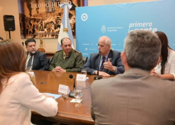 EL MINISTRO DE DEFENSA ANUNCIÓ LA LLEGADA DEL EJÉRCITO ARGENTINO A ROSARIO PARA URBANIZAR BARRIOS POPULARES