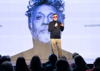 FITO PÁEZ PRESENTÓ LA NUEVA VERSIÓN DE EL AMOR DESPUÉS DEL AMOR QUE TIENE INVITADOS COMO ANDRÉS CALAMARO, LALI, ELVIS COSTELLO Y MÁS