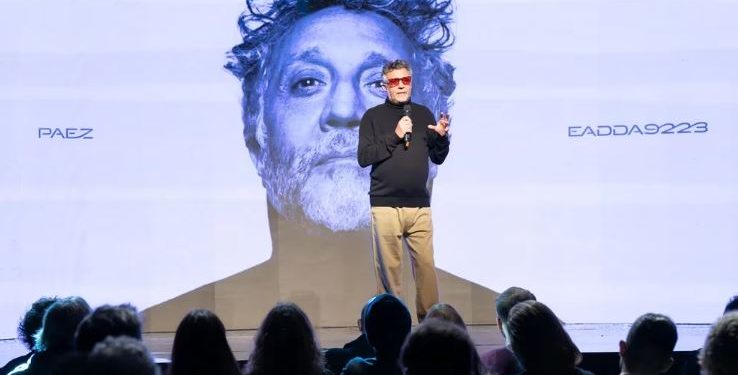 FITO PÁEZ PRESENTÓ LA NUEVA VERSIÓN DE EL AMOR DESPUÉS DEL AMOR QUE TIENE INVITADOS COMO ANDRÉS CALAMARO, LALI, ELVIS COSTELLO Y MÁS