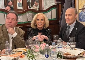 MIRTHA LEGRAND TUVO SU PRIMERA SALIDA DESPUÉS DEL MARCAPASOS