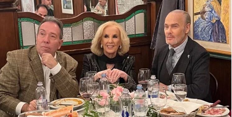 MIRTHA LEGRAND TUVO SU PRIMERA SALIDA DESPUÉS DEL MARCAPASOS