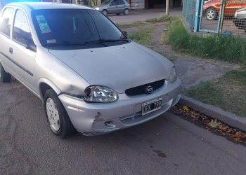 FUERTE CHOQUE ENTRE UN AUTO Y UNA MOTO