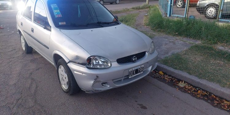 FUERTE CHOQUE ENTRE UN AUTO Y UNA MOTO