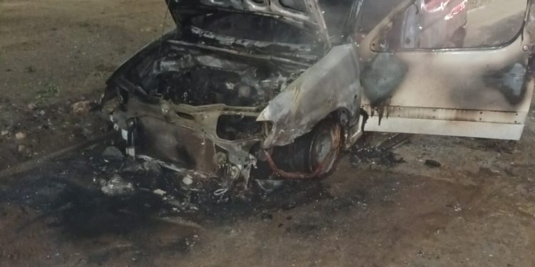 UN VEHÍCULO SE PRENDIÓ FUEGO MIENTRAS CIRCULABA