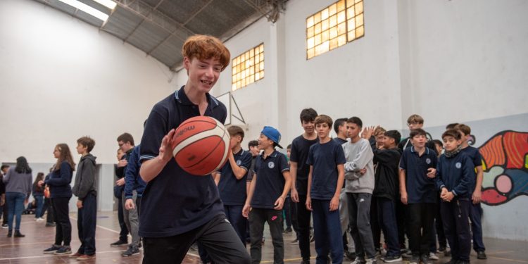 TERCER TURNO, TU PRIMER ACERCAMIENTO AL BÁSQUET