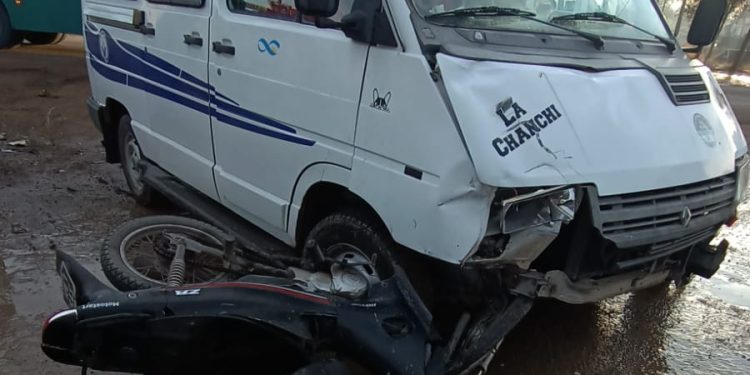 ACCIDENTE ENTRE UNA TRAFIC Y UNA MOTO