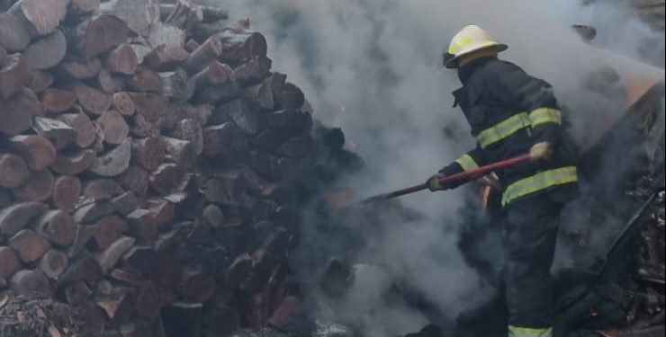 INCENDIO EN UN PREDIO DE LEÑERA