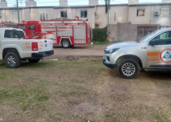 UNA HABITACIÓN TOMÓ FUEGO EN UNA CASA