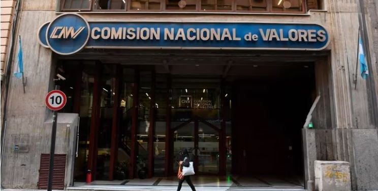EL GOBIERNO ANUNCIÓ MÁS CONTROLES AL DÓLAR PARA EVITAR MANIOBRAS CON LOS BONOS EN MONEDA EXTRANJERA