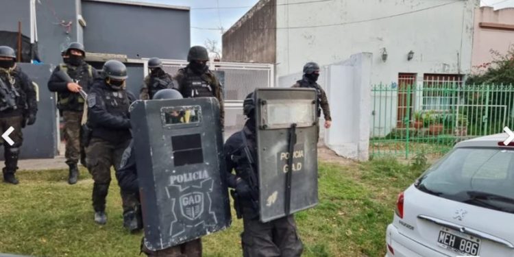 BEZOS: «SE TRATA DE ESTABLECER QUE PASÓ CON EL RESTO DEL DINERO QUE SE LLEVARON DEL FRIGORÍFICO»