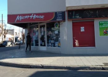 BEZOS: «EL DELINCUENTE LE APUNTÓ A LOS POLICÍAS CON EL ARMA Y ELLOS LE DISPARARON PARA REDUCIRLO»