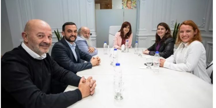 LOS MOVIMIENTOS SOCIALES PARTICIPARÁN DEL ACTO DEL 25 DE MAYO DONDE CFK SERÁ LA ÚNICA ORADORA