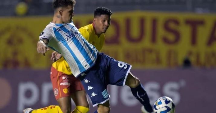 RACING SORPRENDIÓ A AUCAS, LO VENCIÓ 2-1 EN ECUADOR Y QUEDÓ A UN PASO DE LOS OCTAVOS DE FINAL DE LA COPA LIBERTADORES