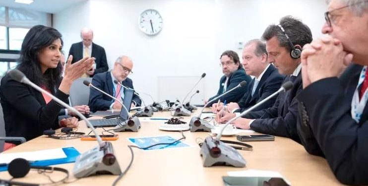 EL FMI CONFIRMÓ QUE EL GOBIERNO LE PIDIÓ UNIFICAR EL VENCIMIENTO Y QUE HARÁ EL PAGO A FIN DE MES