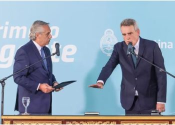 EN EL MEDIO DE LA CRISIS TRAS EL CIERRE DE LISTAS, AGUSTÍN ROSSI CONVOCÓ A UNA REUNIÓN DE GABINETE CON ALBERTO FERNÁNDEZ