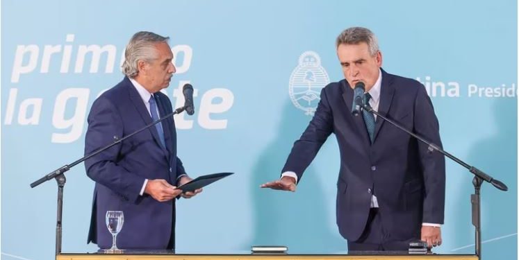 EN EL MEDIO DE LA CRISIS TRAS EL CIERRE DE LISTAS, AGUSTÍN ROSSI CONVOCÓ A UNA REUNIÓN DE GABINETE CON ALBERTO FERNÁNDEZ