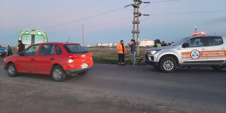UN MOTOCICLISTA IMPACTÓ DE ATRÁS A UNA BICICLETA